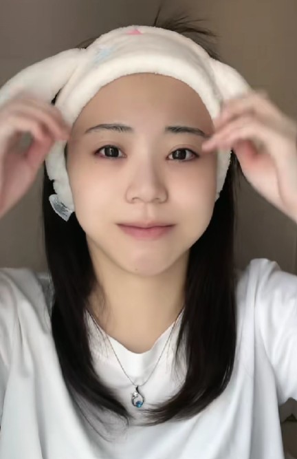 すっぴんが可愛いとバズったTikTokとは