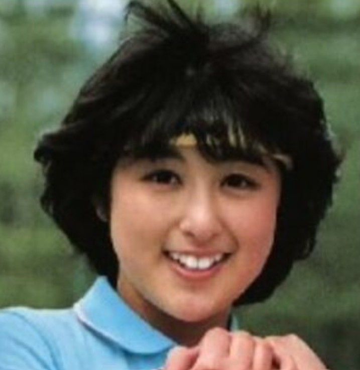 母は元アイドル？